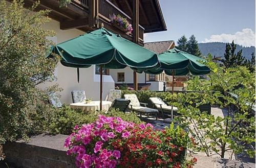 Garni Ingrid Bed & Breakfast Dobbiaco Exterior photo